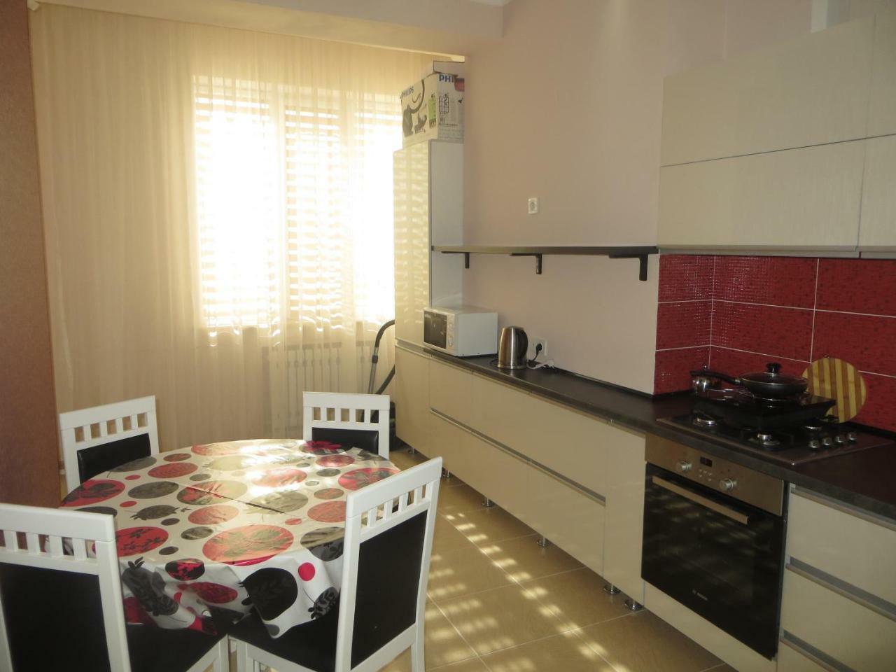 Lux Bishkek Apartment מראה חיצוני תמונה