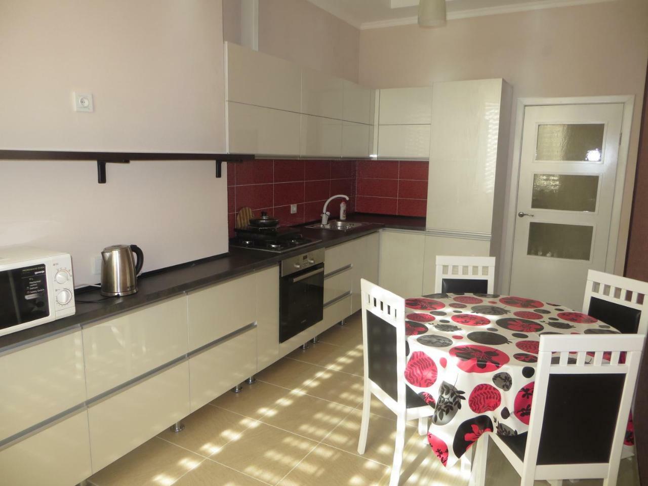 Lux Bishkek Apartment מראה חיצוני תמונה