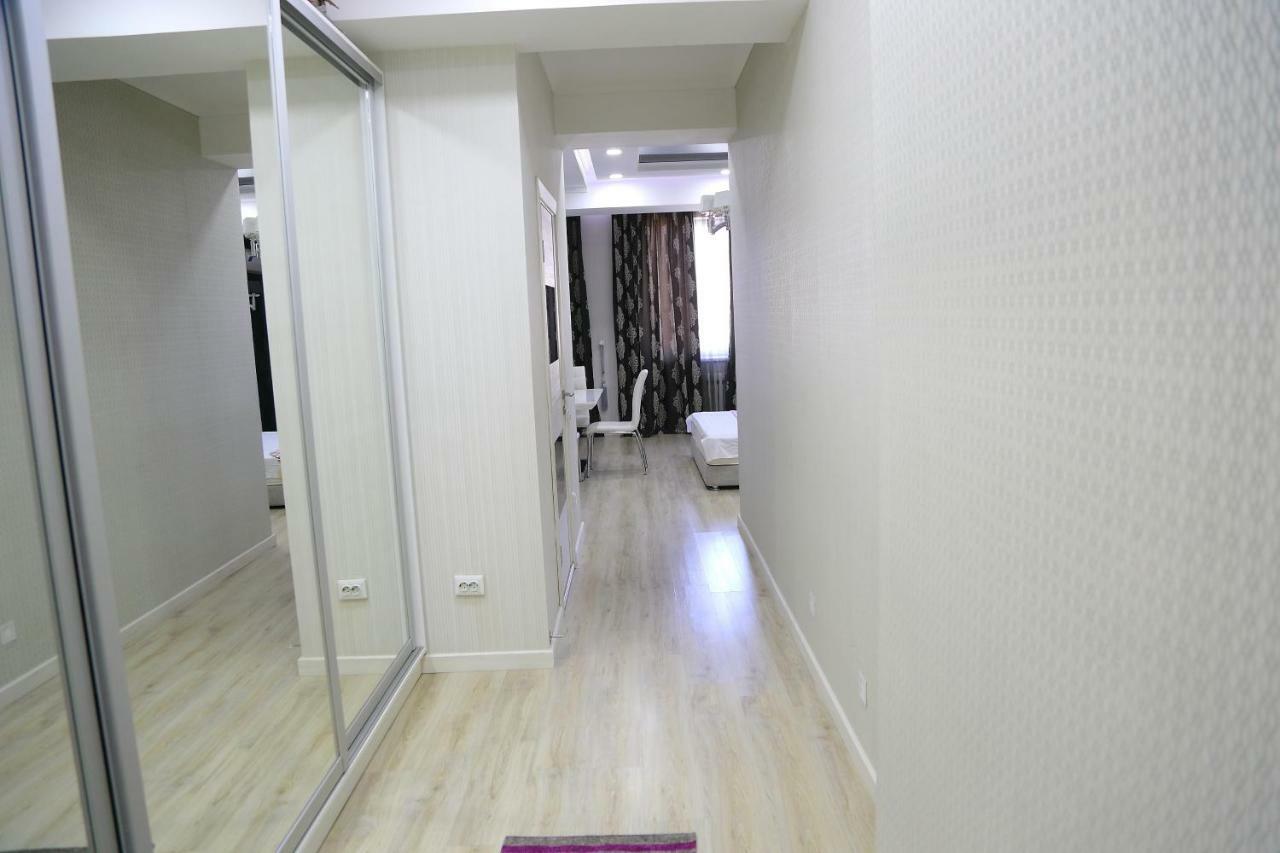 Lux Bishkek Apartment מראה חיצוני תמונה