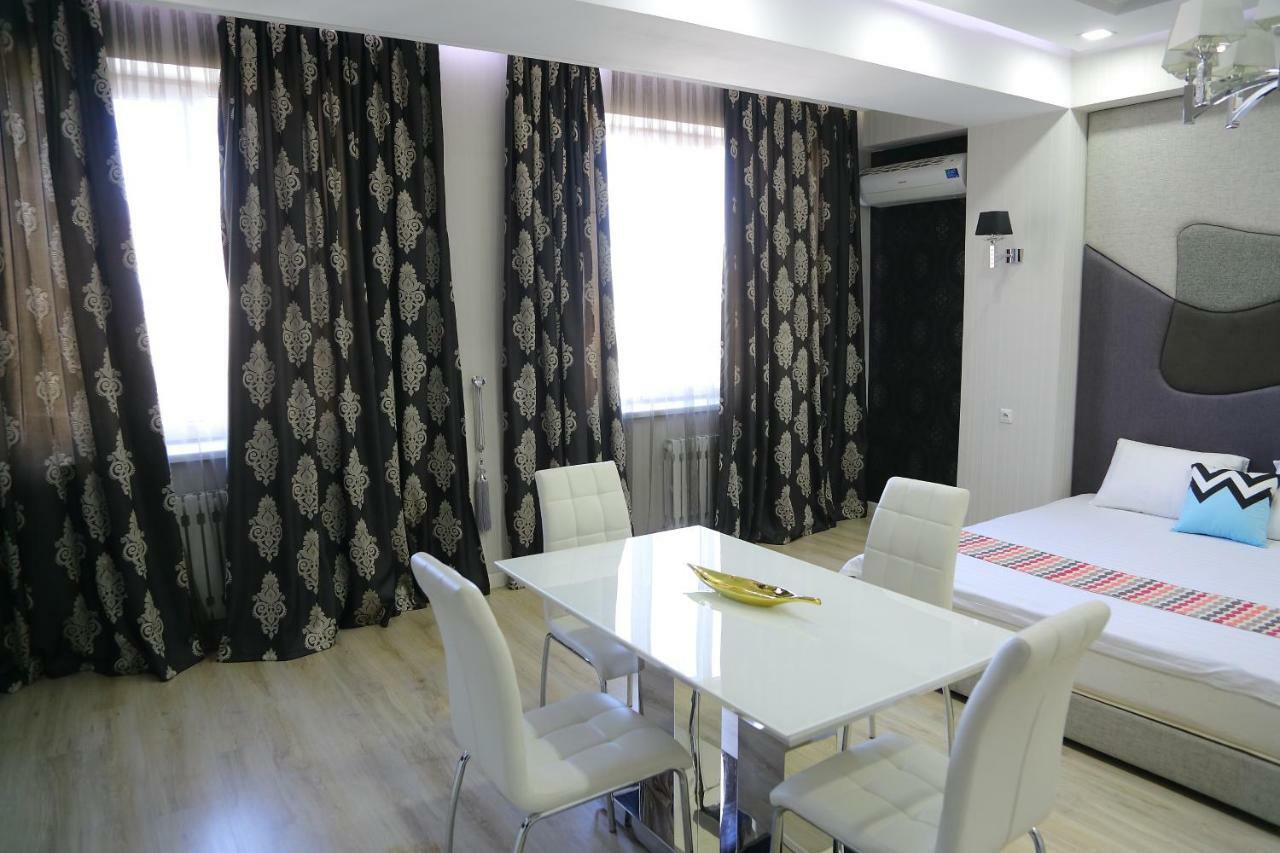 Lux Bishkek Apartment מראה חיצוני תמונה